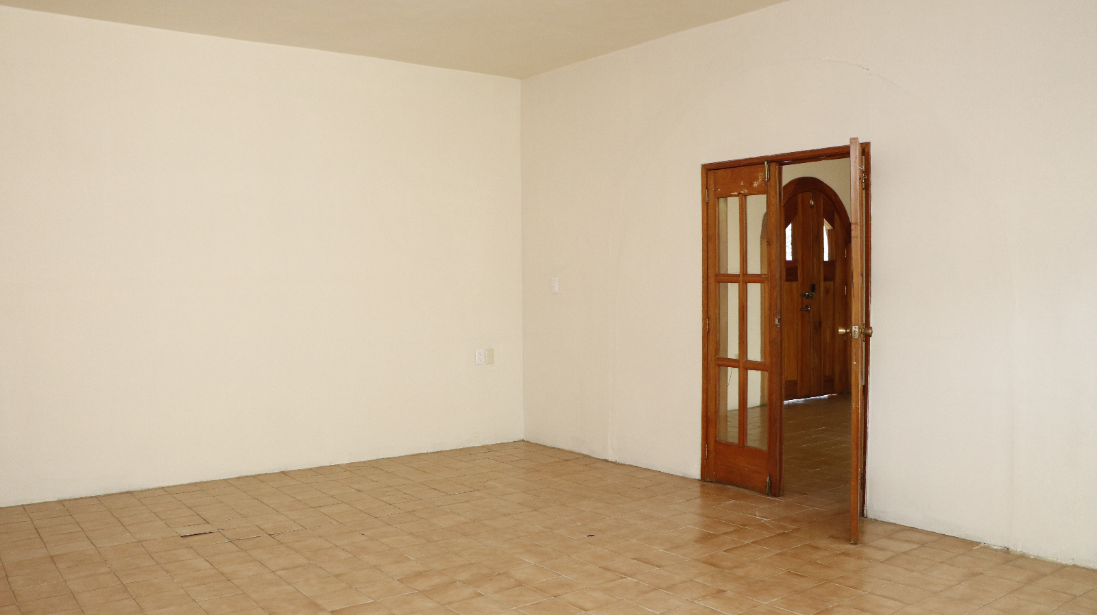 COMMERCIAL HOUSE FOR RENT IN BRENAMIEL OAXACA